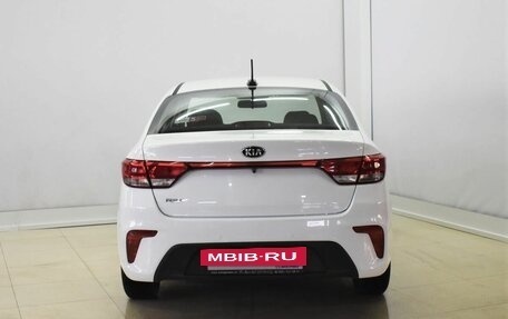 KIA Rio IV, 2020 год, 1 780 000 рублей, 3 фотография