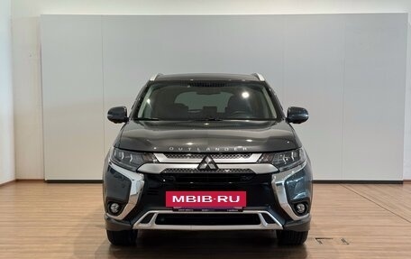 Mitsubishi Outlander III рестайлинг 3, 2018 год, 2 650 000 рублей, 2 фотография