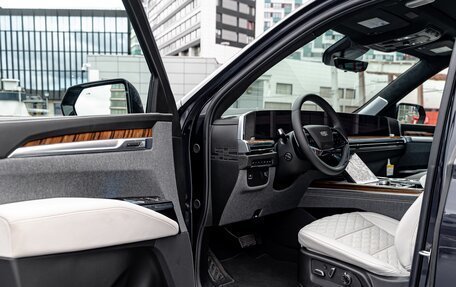 Cadillac Escalade V, 2024 год, 23 690 000 рублей, 8 фотография