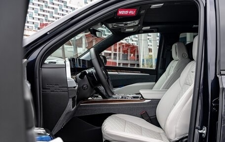 Cadillac Escalade V, 2024 год, 23 690 000 рублей, 10 фотография