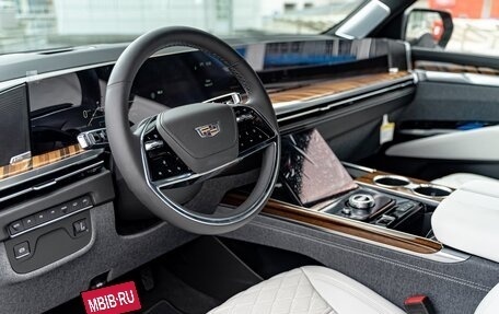 Cadillac Escalade V, 2024 год, 23 690 000 рублей, 12 фотография