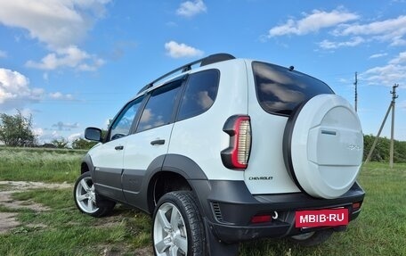 Chevrolet Niva I рестайлинг, 2015 год, 840 000 рублей, 6 фотография