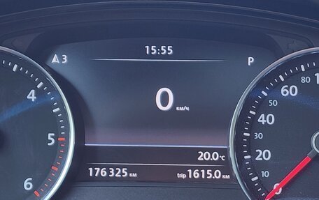 Volkswagen Touareg III, 2017 год, 4 000 000 рублей, 10 фотография