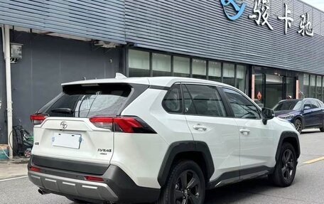 Toyota RAV4, 2022 год, 2 880 000 рублей, 6 фотография