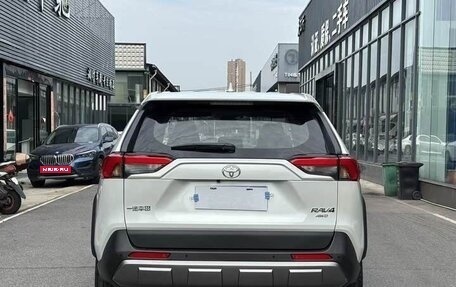 Toyota RAV4, 2022 год, 2 880 000 рублей, 5 фотография