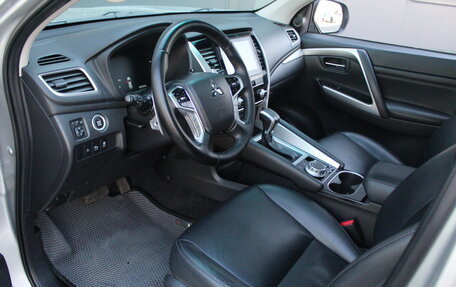 Mitsubishi Montero Sport, 2022 год, 3 795 000 рублей, 5 фотография