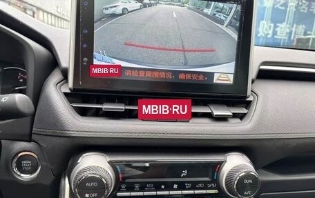 Toyota RAV4, 2022 год, 2 880 000 рублей, 9 фотография