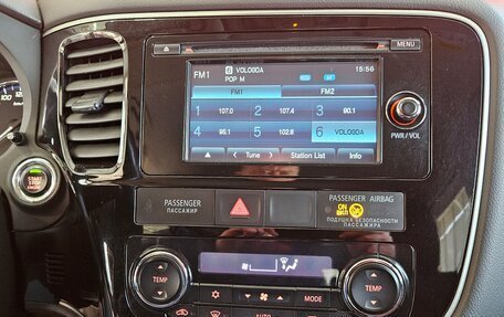 Mitsubishi Outlander III рестайлинг 3, 2015 год, 1 575 000 рублей, 14 фотография