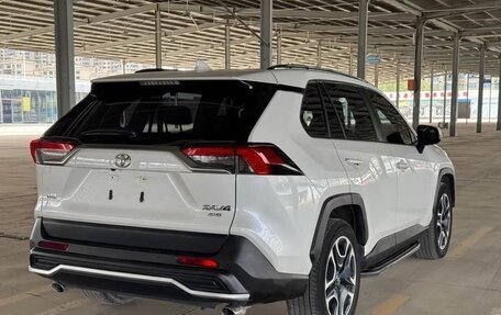 Toyota RAV4, 2020 год, 2 470 000 рублей, 6 фотография