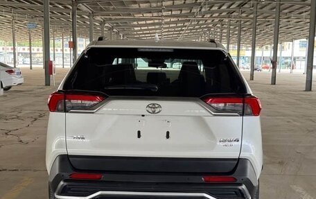 Toyota RAV4, 2020 год, 2 470 000 рублей, 5 фотография