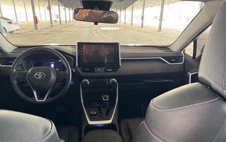 Toyota RAV4, 2020 год, 2 470 000 рублей, 8 фотография