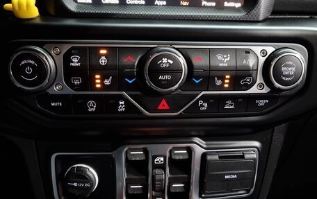 Jeep Wrangler, 2021 год, 4 133 000 рублей, 11 фотография