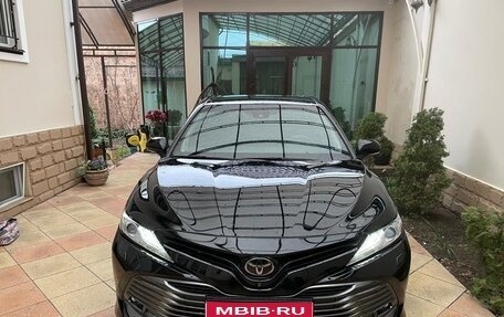 Toyota Camry, 2019 год, 2 800 000 рублей, 1 фотография