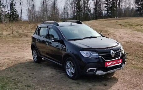 Renault Sandero II рестайлинг, 2020 год, 1 200 000 рублей, 2 фотография