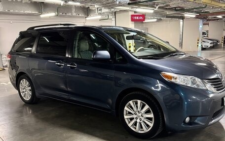 Toyota Sienna III, 2014 год, 2 300 000 рублей, 5 фотография
