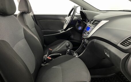 Hyundai Solaris II рестайлинг, 2013 год, 865 000 рублей, 11 фотография