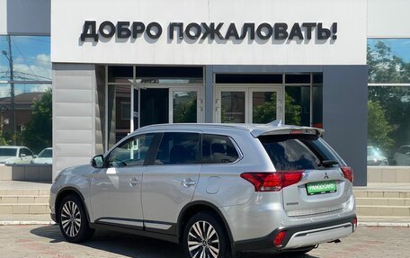 Mitsubishi Outlander III рестайлинг 3, 2019 год, 2 925 000 рублей, 5 фотография