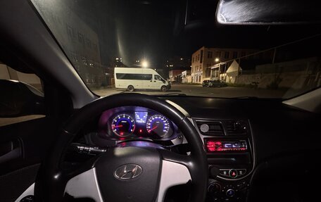 Hyundai Solaris II рестайлинг, 2013 год, 550 000 рублей, 8 фотография