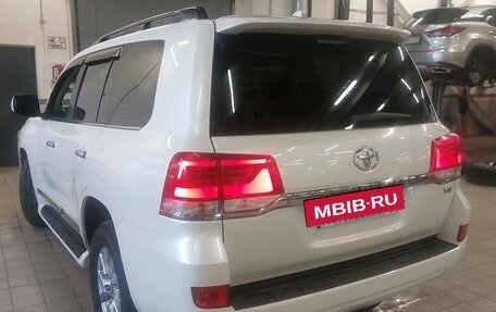 Toyota Land Cruiser 200, 2016 год, 5 997 000 рублей, 3 фотография