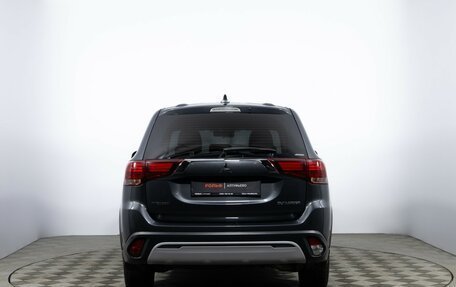 Mitsubishi Outlander III рестайлинг 3, 2019 год, 2 030 000 рублей, 6 фотография