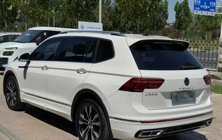 Volkswagen Tiguan II, 2022 год, 2 600 999 рублей, 5 фотография