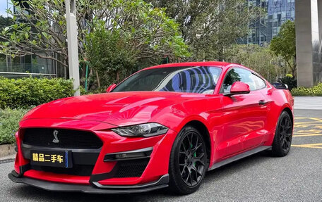 Ford Mustang VI рестайлинг, 2020 год, 2 900 000 рублей, 1 фотография