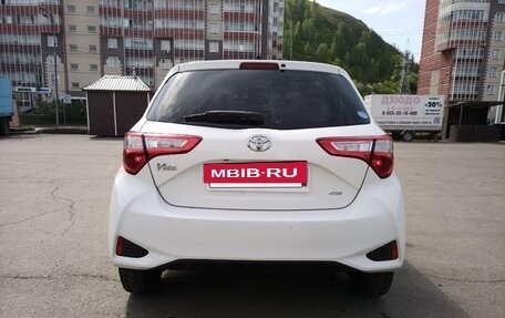 Toyota Vitz, 2019 год, 1 090 000 рублей, 6 фотография