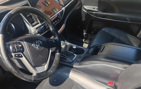 Toyota Highlander III, 2015 год, 3 100 000 рублей, 8 фотография