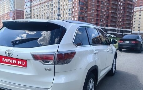 Toyota Highlander III, 2015 год, 3 100 000 рублей, 3 фотография