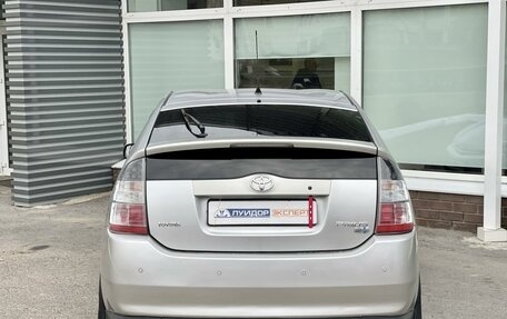 Toyota Prius, 2005 год, 790 000 рублей, 6 фотография