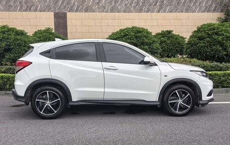 Honda Vezel, 2020 год, 1 200 000 рублей, 6 фотография