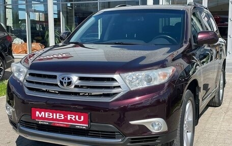 Toyota Highlander III, 2012 год, 2 500 000 рублей, 2 фотография