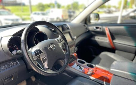 Toyota Highlander III, 2012 год, 2 500 000 рублей, 10 фотография