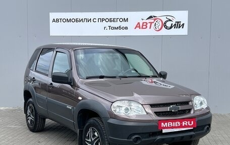 Chevrolet Niva I рестайлинг, 2017 год, 785 000 рублей, 3 фотография