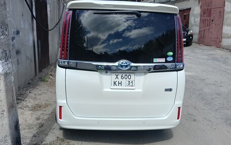 Toyota Noah III, 2019 год, 2 900 000 рублей, 2 фотография
