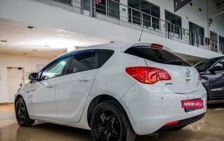 Opel Astra J, 2011 год, 768 000 рублей, 5 фотография