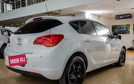 Opel Astra J, 2011 год, 768 000 рублей, 3 фотография