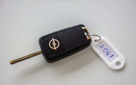 Opel Astra J, 2011 год, 768 000 рублей, 9 фотография