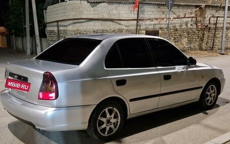 Hyundai Accent II, 2004 год, 320 000 рублей, 2 фотография