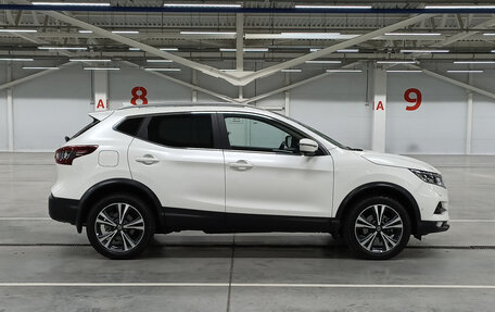 Nissan Qashqai, 2022 год, 2 700 000 рублей, 4 фотография