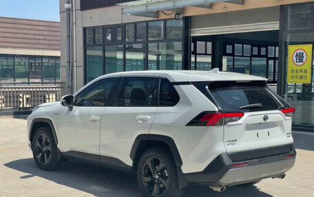 Toyota RAV4, 2021 год, 3 000 000 рублей, 7 фотография