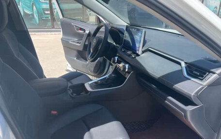 Toyota RAV4, 2021 год, 3 000 000 рублей, 10 фотография
