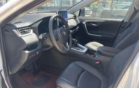 Toyota RAV4, 2021 год, 3 000 000 рублей, 8 фотография