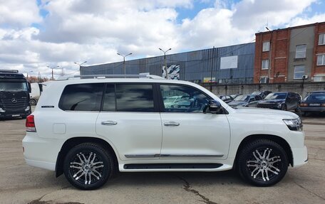 Toyota Land Cruiser 200, 2017 год, 7 600 000 рублей, 2 фотография