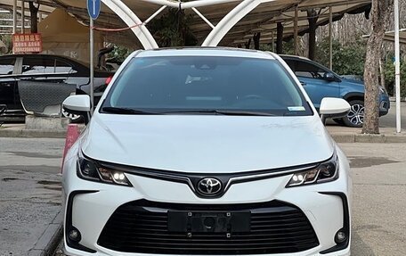 Toyota Corolla, 2023 год, 1 680 000 рублей, 2 фотография