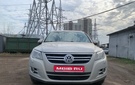 Volkswagen Tiguan I, 2011 год, 1 000 000 рублей, 1 фотография