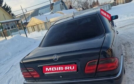 Mercedes-Benz E-Класс, 1998 год, 590 000 рублей, 2 фотография