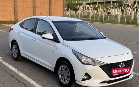 Hyundai Solaris II рестайлинг, 2020 год, 1 260 000 рублей, 2 фотография