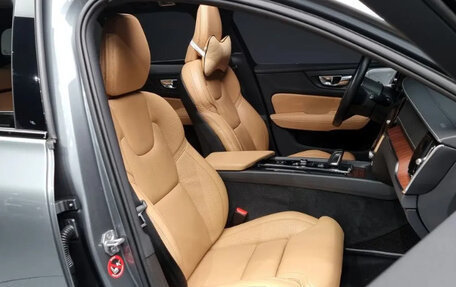 Volvo V60 Cross Country II, 2021 год, 3 490 000 рублей, 10 фотография