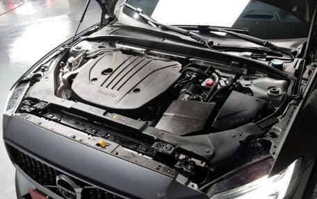 Volvo V60 Cross Country II, 2021 год, 3 490 000 рублей, 6 фотография